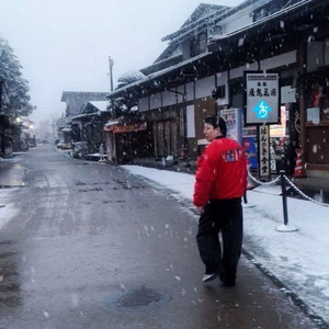 国产走光合集视频一区偷窥
